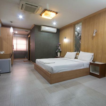 Khon Kaen Ruenrom Hotel Екстер'єр фото