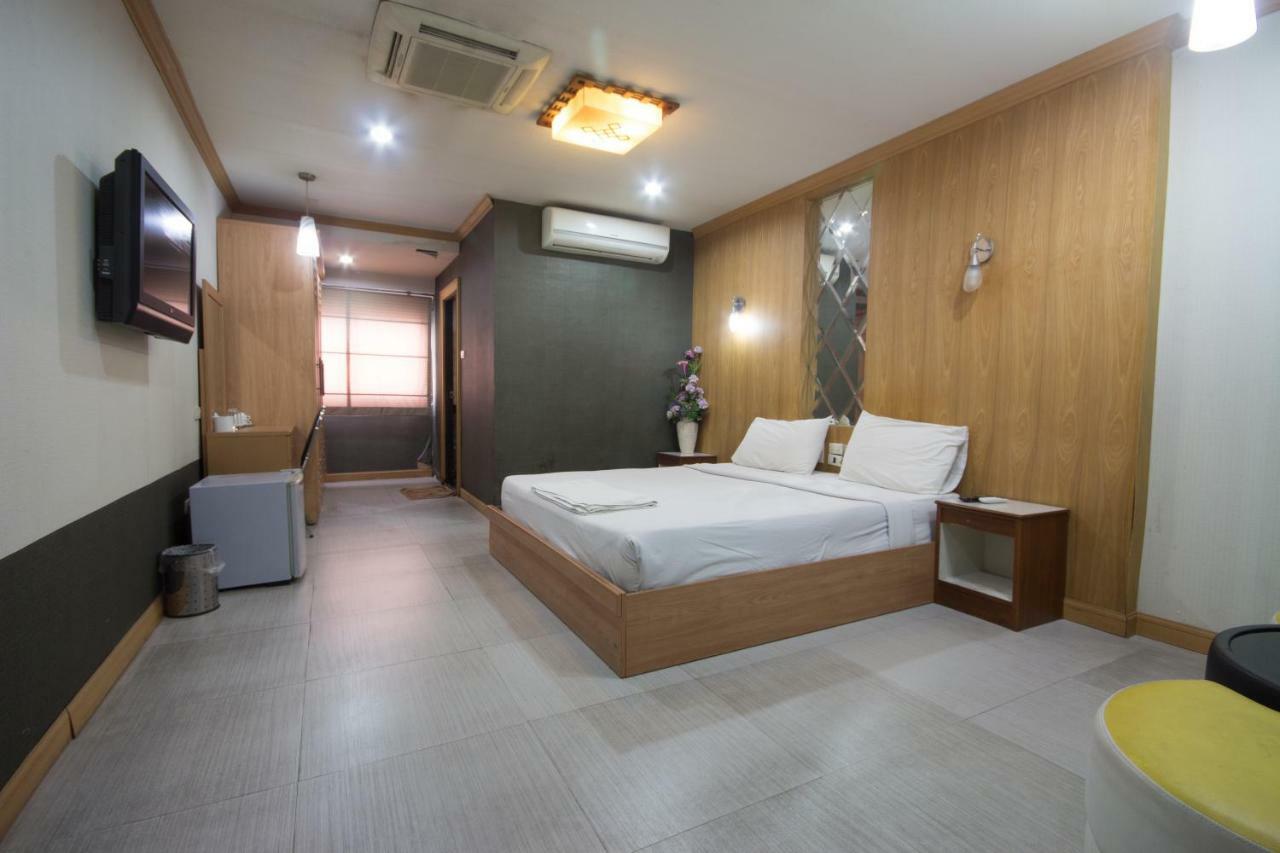 Khon Kaen Ruenrom Hotel Екстер'єр фото